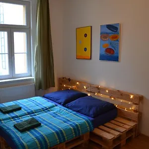 Comfortable Vlkova Apartmán
